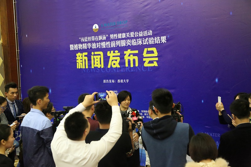 史劼彤董事長接受媒體采訪.jpg